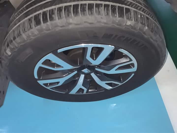 Фото 6 - Tank 300