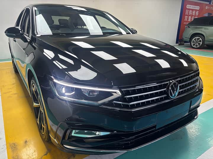 Фото 1 - Volkswagen Magotan