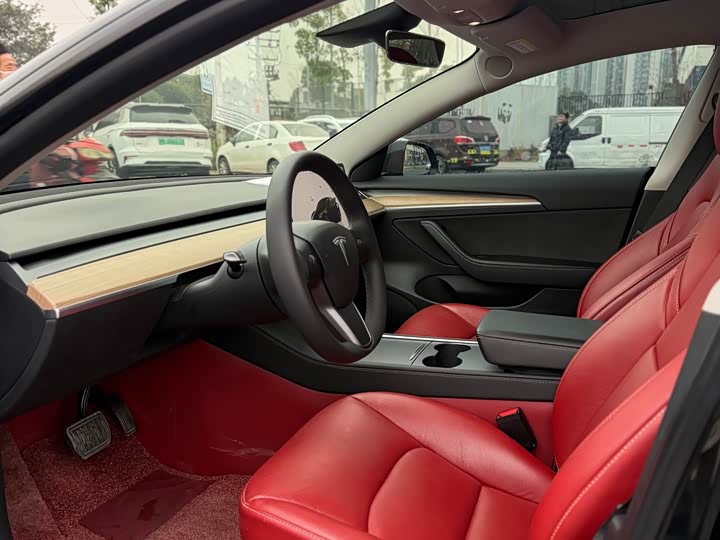 Фото 9 - Tesla Model 3