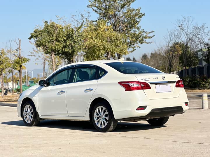 Фото 5 - Nissan Sylphy