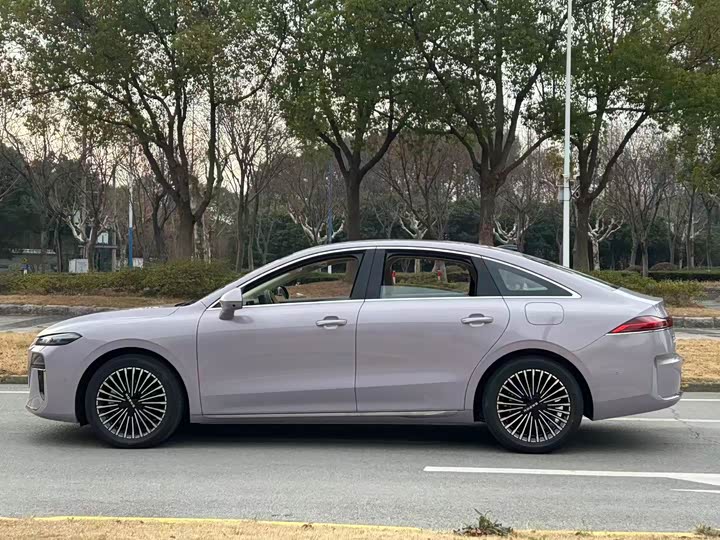 Фото 3 - Roewe M7 DMH