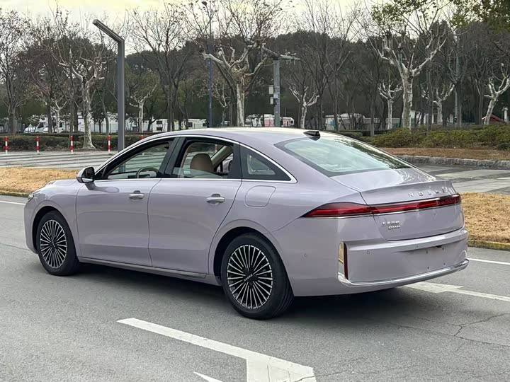 Фото 4 - Roewe M7 DMH