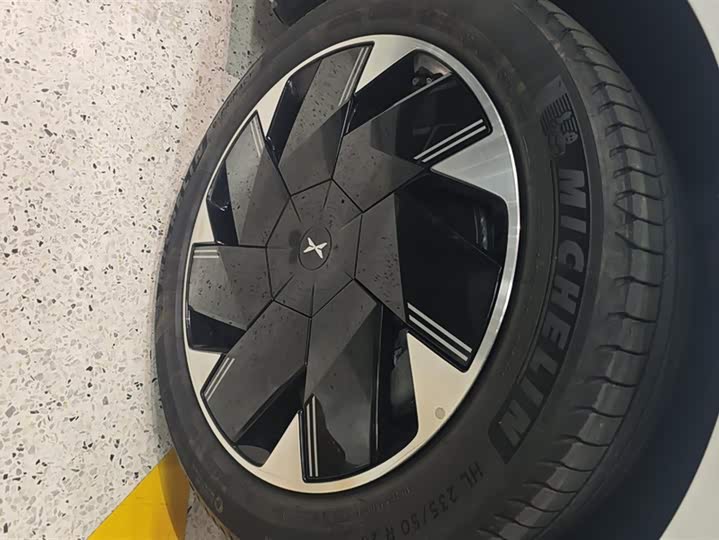 Фото 6 - XPeng X9