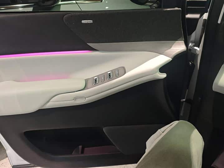 Фото 7 - XPeng X9