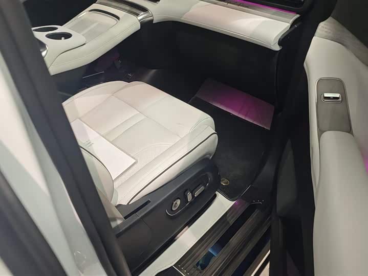 Фото 8 - XPeng X9