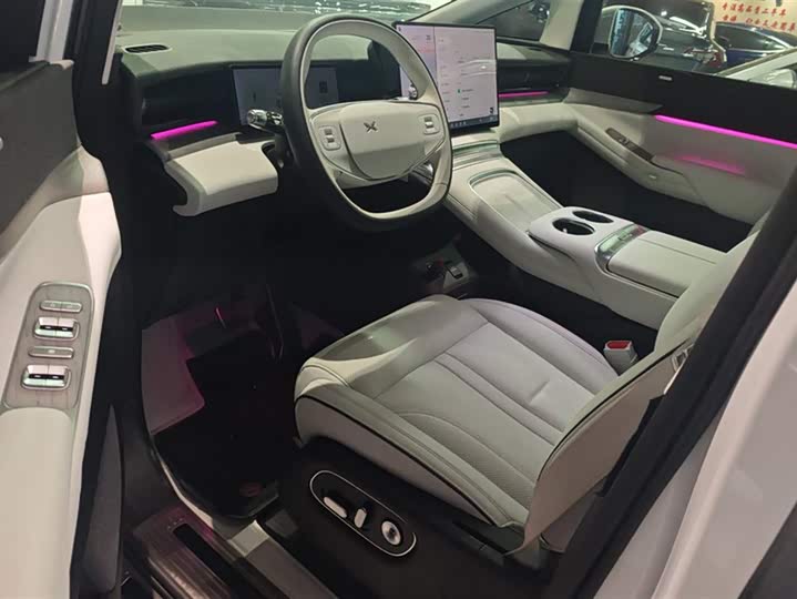 Фото 9 - XPeng X9