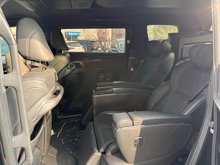 Фото 5 - Toyota Vellfire