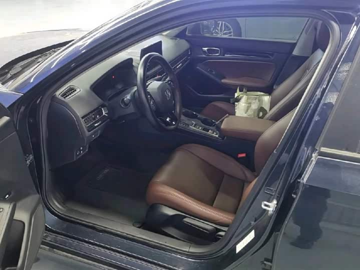 Фото 8 - Honda Civic