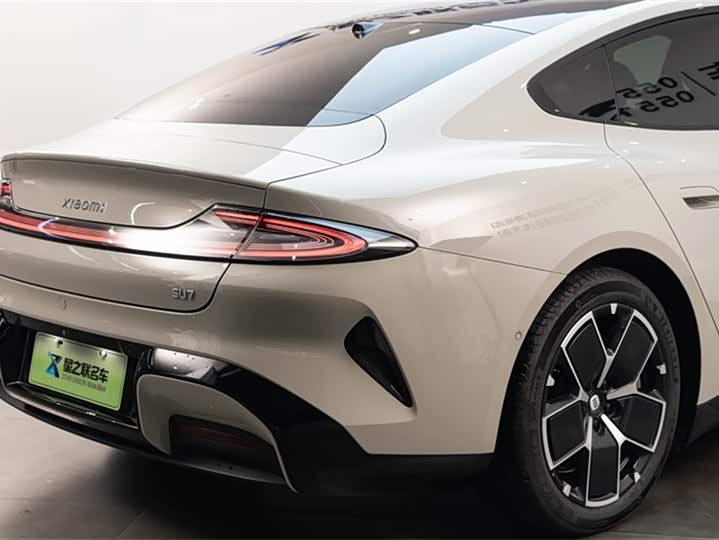 Фото 6 - Xiaomi SU7