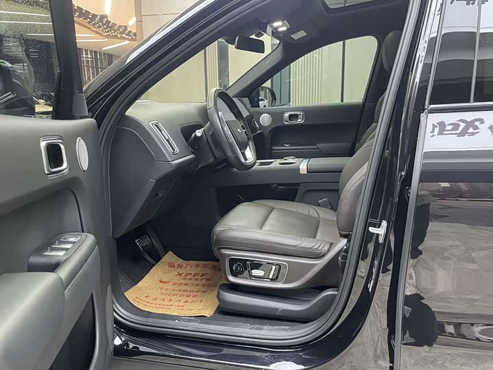 Фото 8 - LiXiang L8