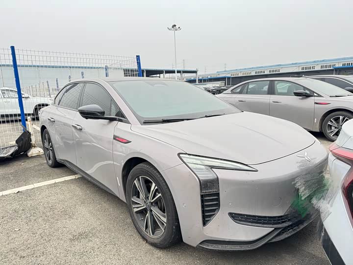 Фото 1 - Hongqi EH7