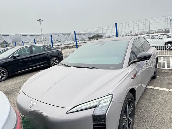 Фото 5 - Hongqi EH7