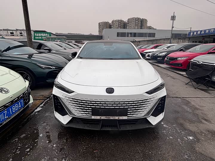 Фото 2 - Changan UNI-V