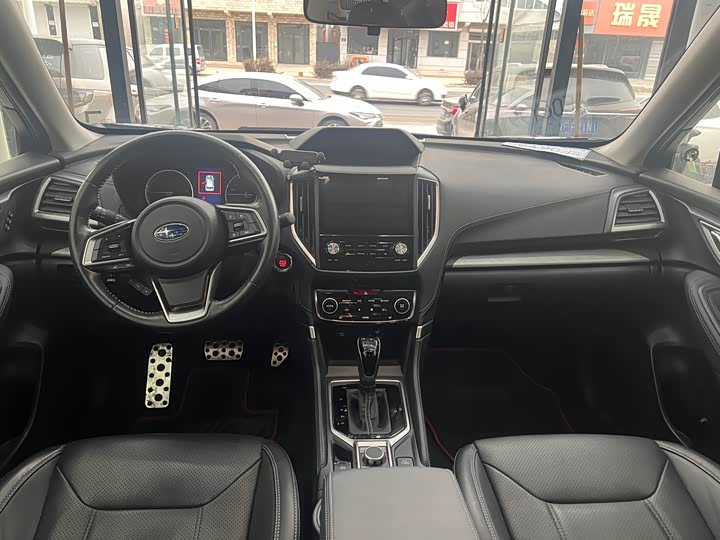 Фото 9 - Subaru Forester