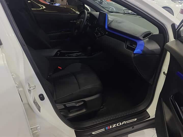 Фото 8 - Toyota Izoa