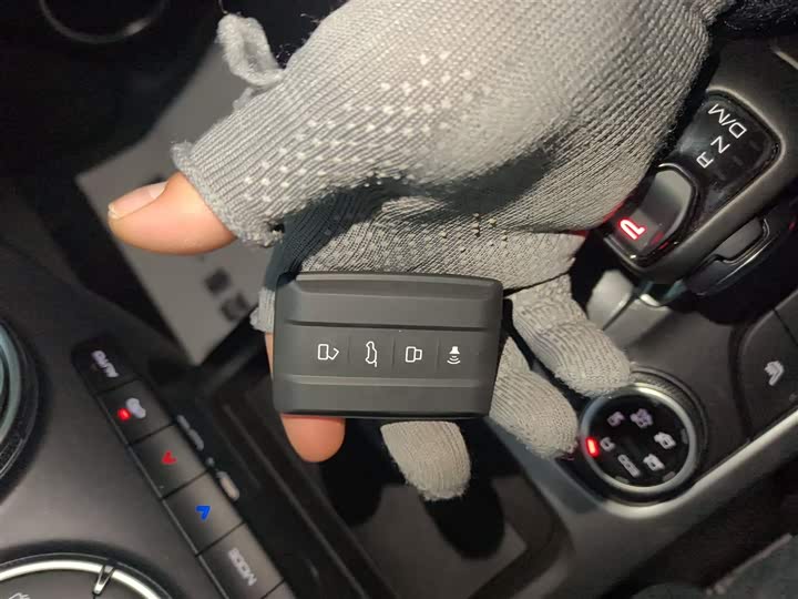 Фото 9 - Tank 300