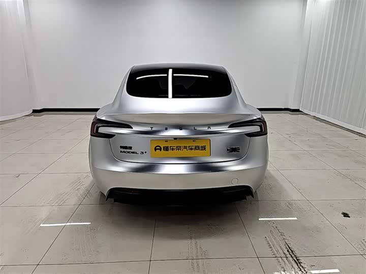 Фото 7 - Tesla Model 3