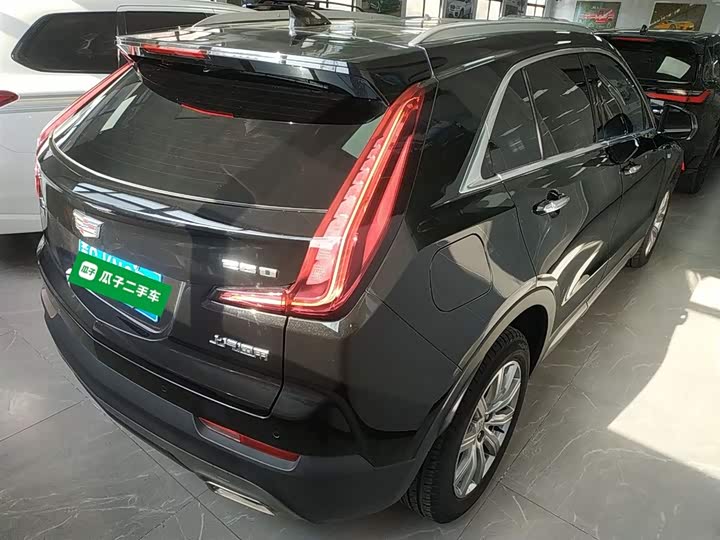 Фото 7 - Cadillac XT4