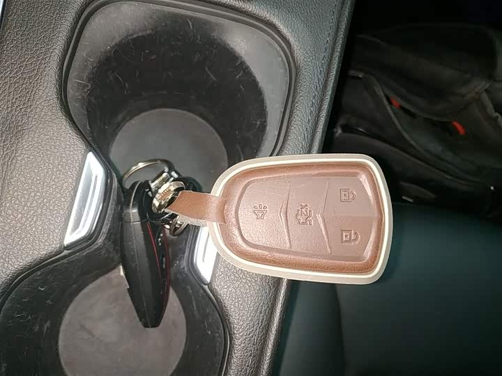 Фото 9 - Cadillac XT4