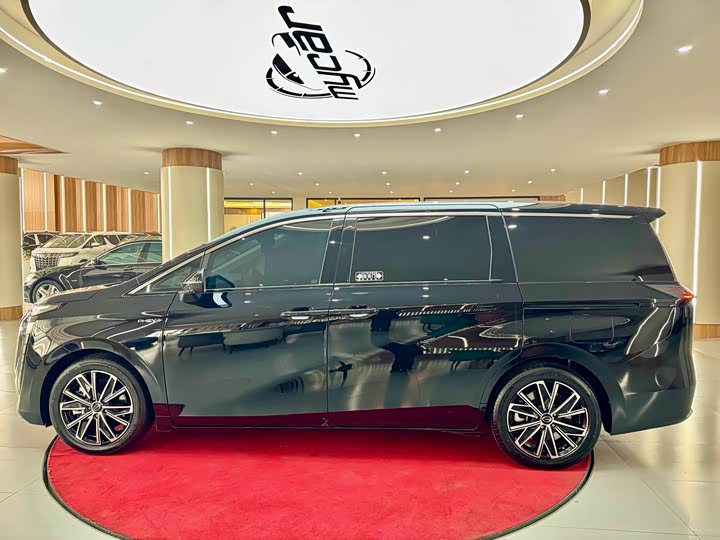 Фото 8 - GAC Trumpchi E8