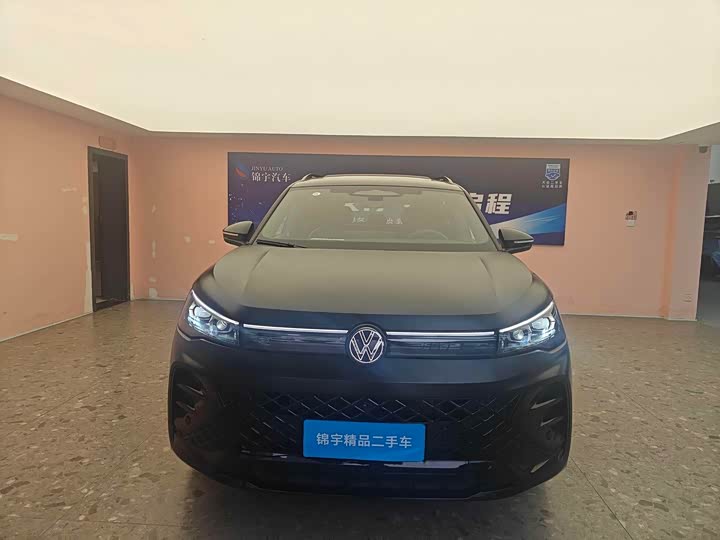 Фото 2 - Volkswagen Tiguan L Pro