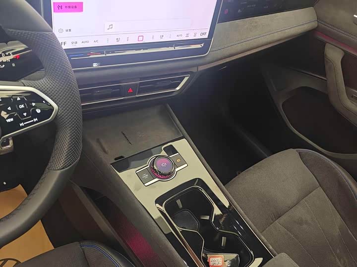 Фото 7 - Volkswagen Tiguan L Pro