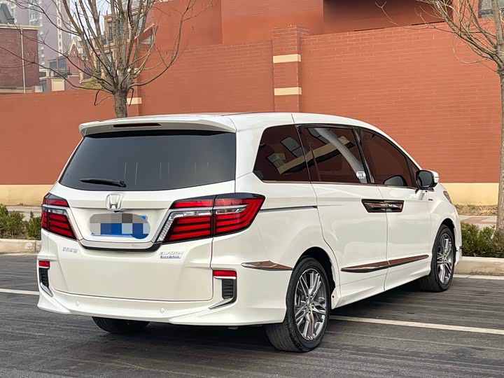 Фото 6 - Honda Elysion