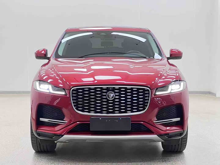 Фото 2 - Jaguar F-Pace