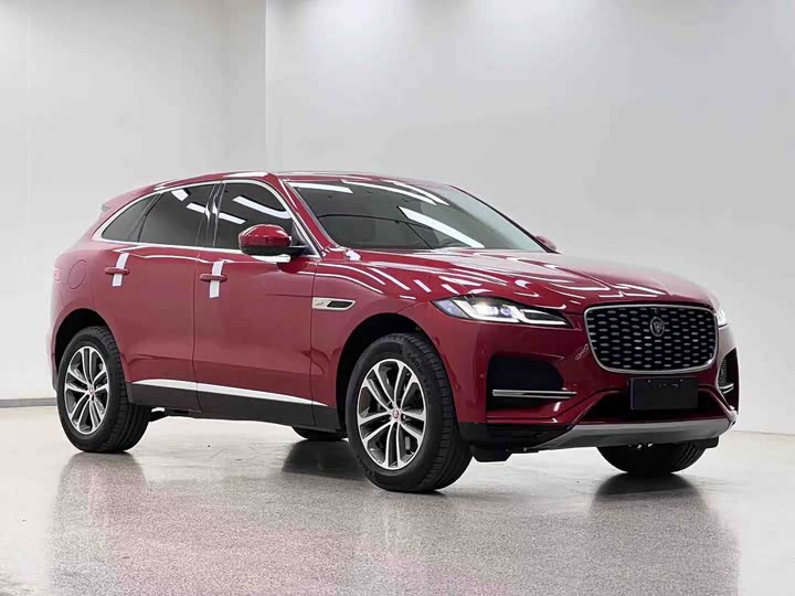 Фото 3 - Jaguar F-Pace