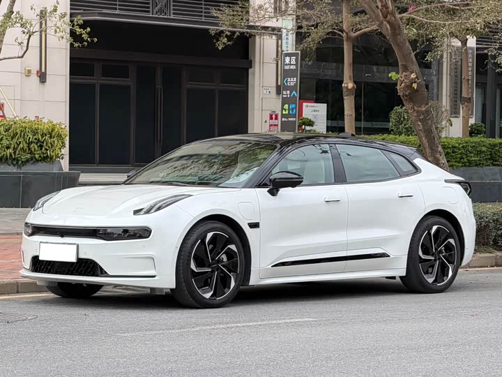 Фото 1 - Zeekr 001