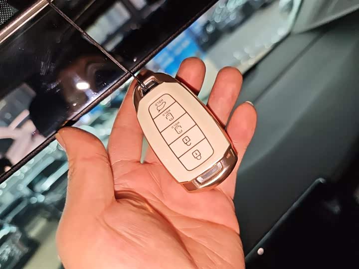 Фото 9 - Hyundai Custo