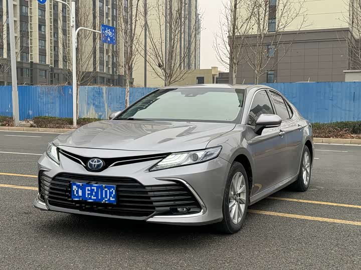 Фото 1 - Toyota Camry