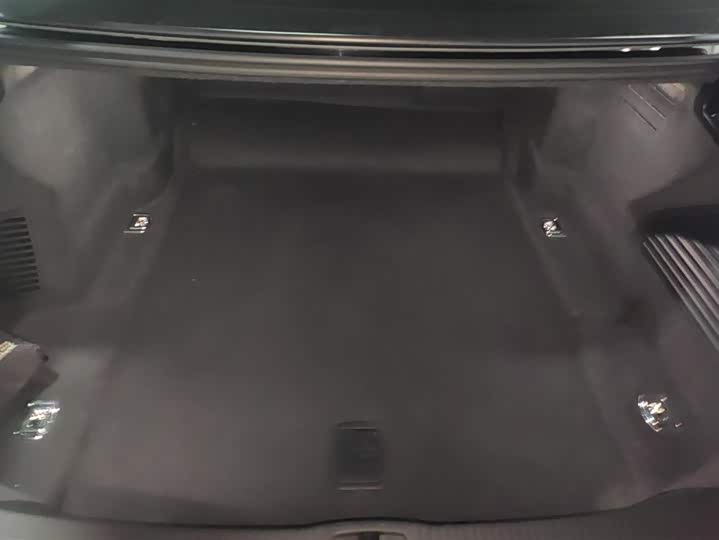 Фото 4 - Audi A8