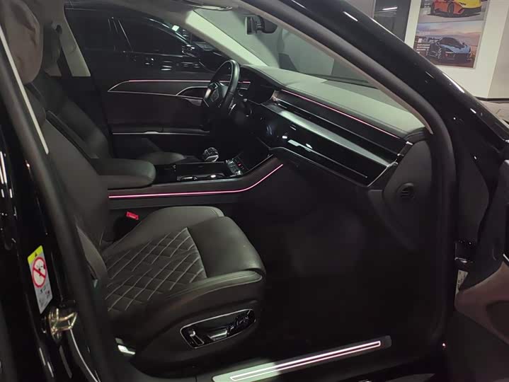 Фото 8 - Audi A8