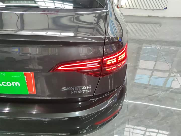 Фото 8 - Volkswagen Sagitar L