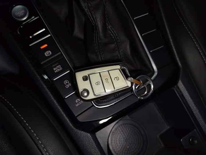 Фото 9 - Volkswagen Sagitar L