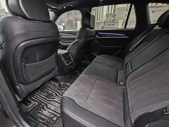 Фото 7 - Geely Monjaro