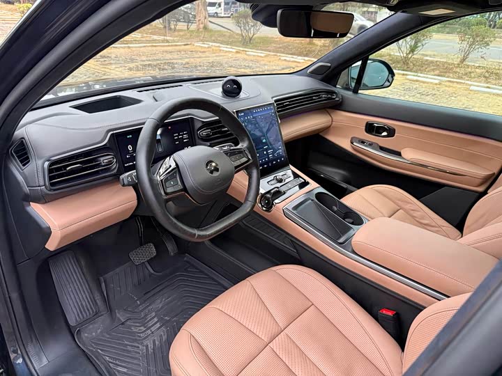 Фото 7 - Nio ES8