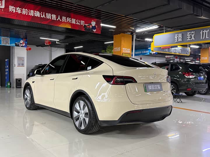 Фото 6 - Tesla Model Y