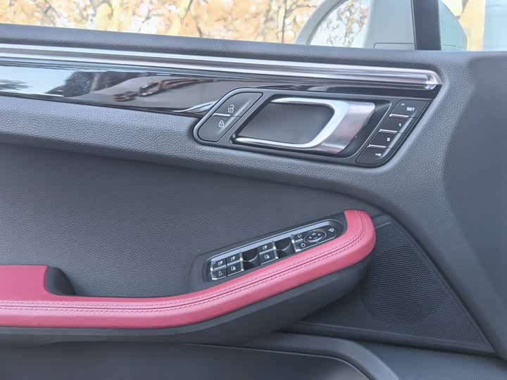 Фото 8 - Porsche Macan