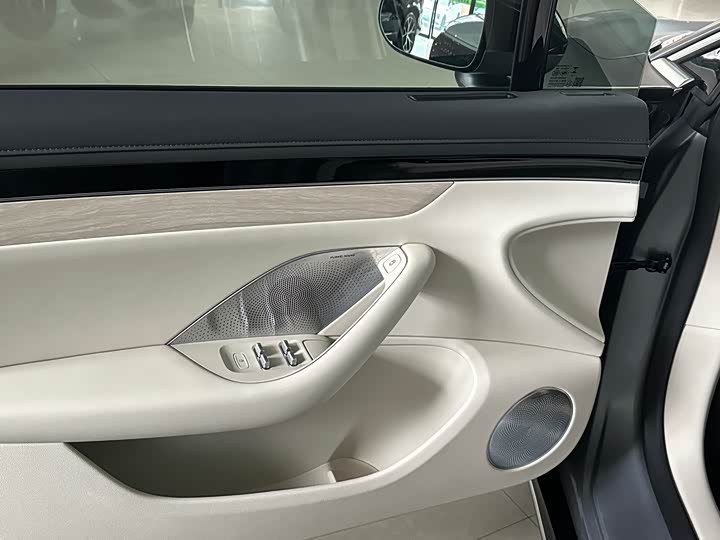 Фото 5 - Luxeed S7