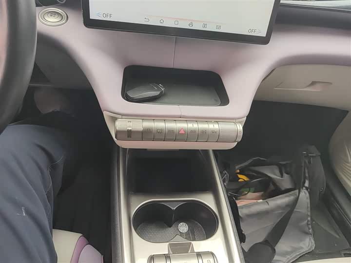 Фото 6 - BYD Dolphin