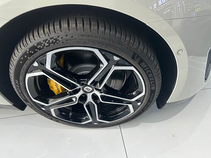 Фото 5 - Xiaomi SU7