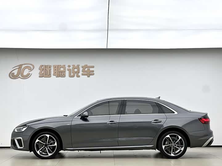 Фото 4 - Audi A4L