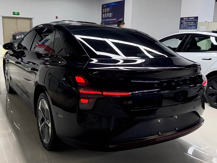 Фото 3 - XPeng Mona M03