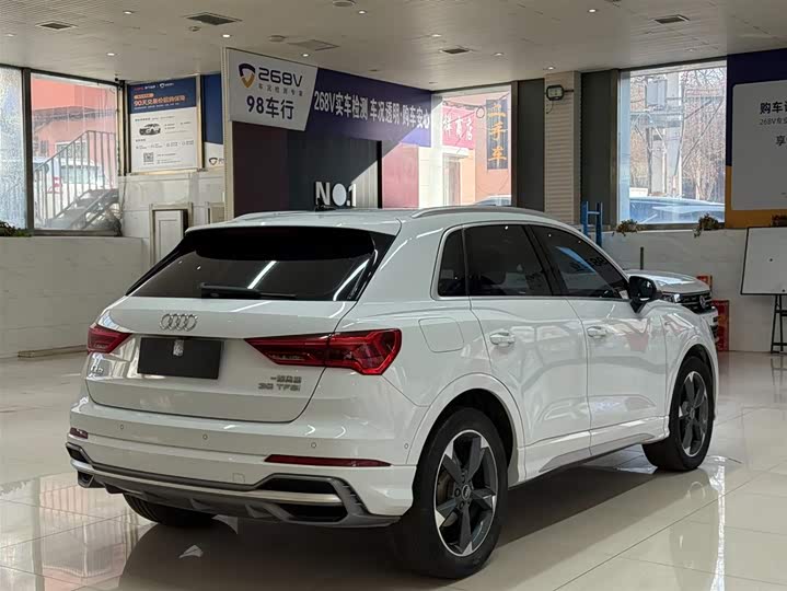 Фото 4 - Audi Q3