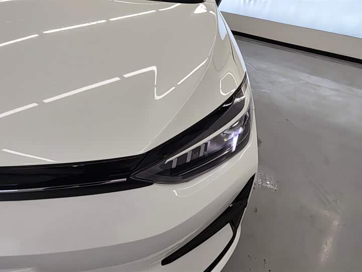 Фото 5 - Beijing EU5 Plus