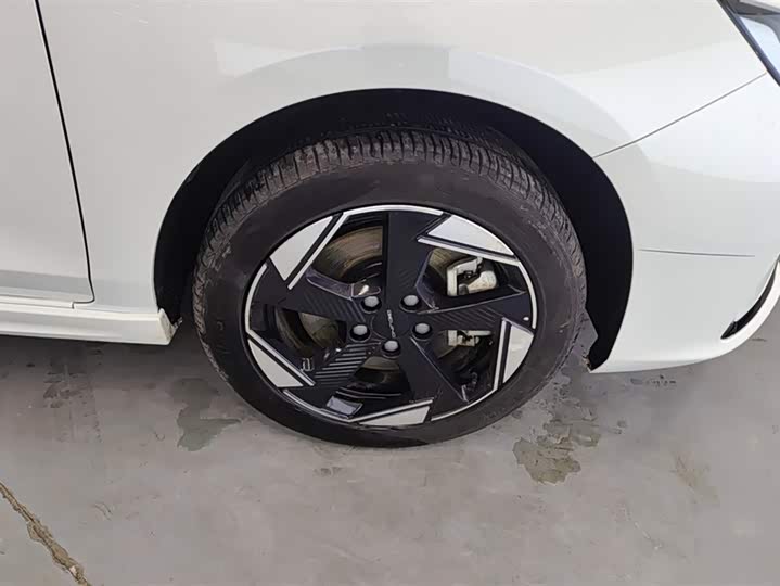 Фото 6 - Beijing EU5 Plus