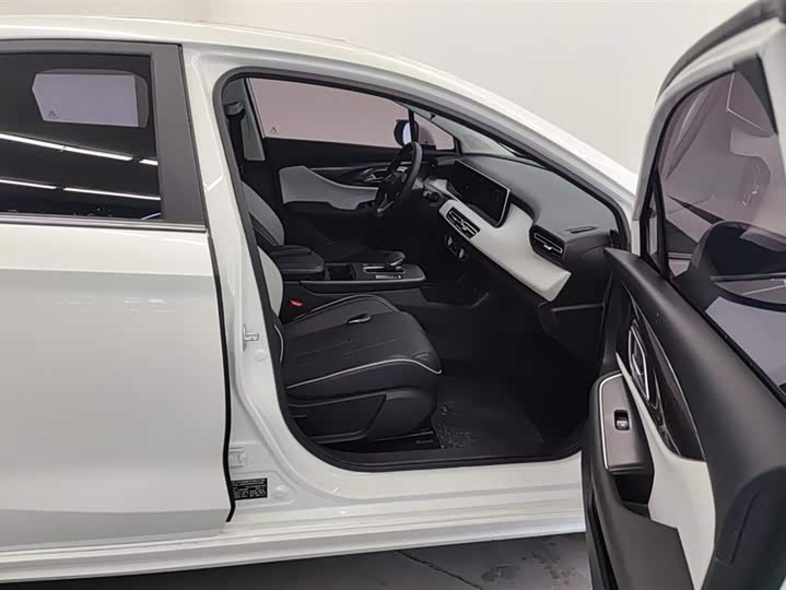 Фото 8 - Beijing EU5 Plus