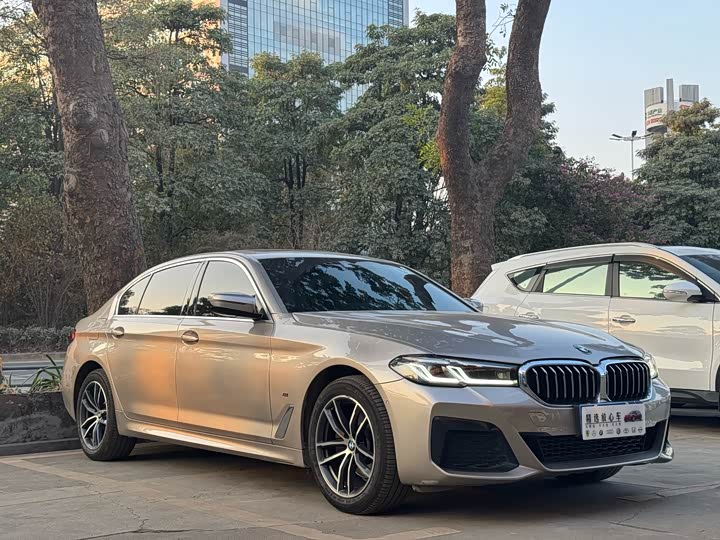 Фото 3 - BMW 5 Series